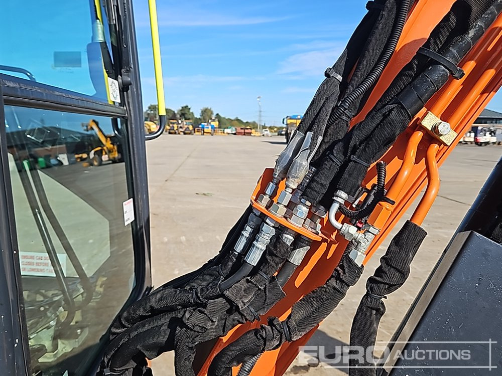 Mini excavator 2021 Hitachi ZX33U-6 CLR: picture 22