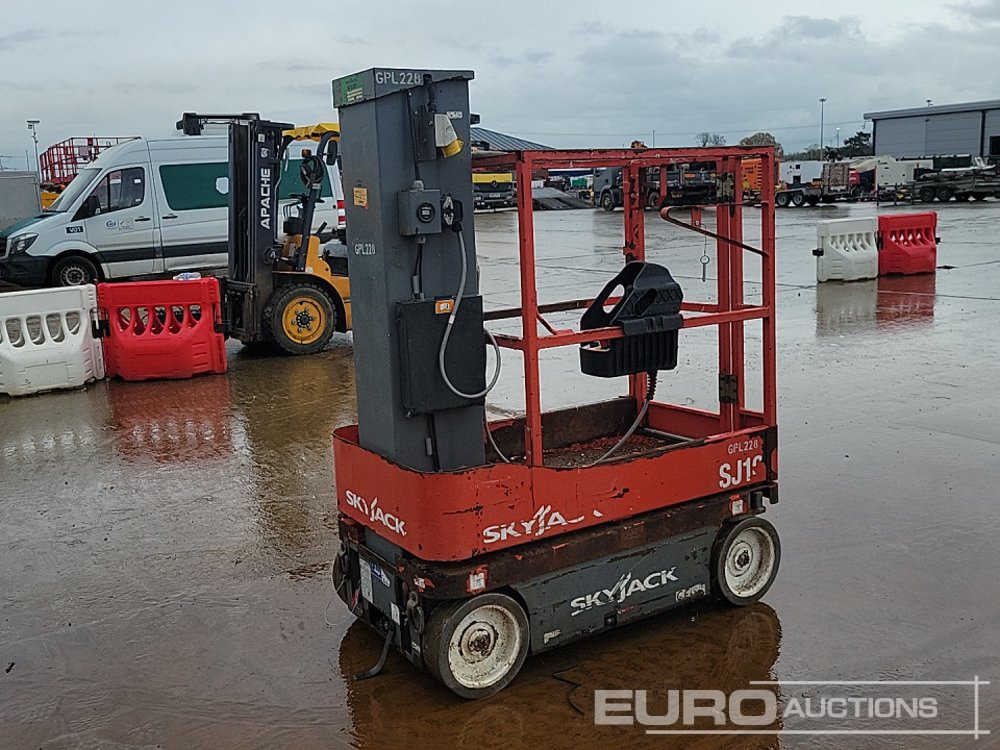 2021 SkyJack SJ16 - Vertical mast lift: picture 5 2021 SkyJack SJ16 - Vertical mast lift: picture 5