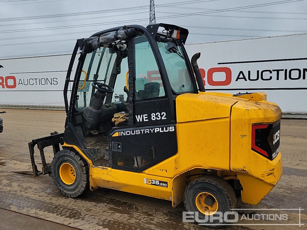 2022 JCB TLT35-23D 2WD - Telescopic handler: picture 3 2022 JCB TLT35-23D 2WD - Telescopic handler: picture 3