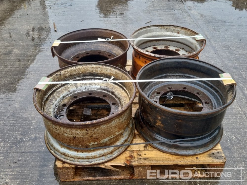 22" Rim (4 of) - Tire: picture 2 22" Rim (4 of) - Tire: picture 2