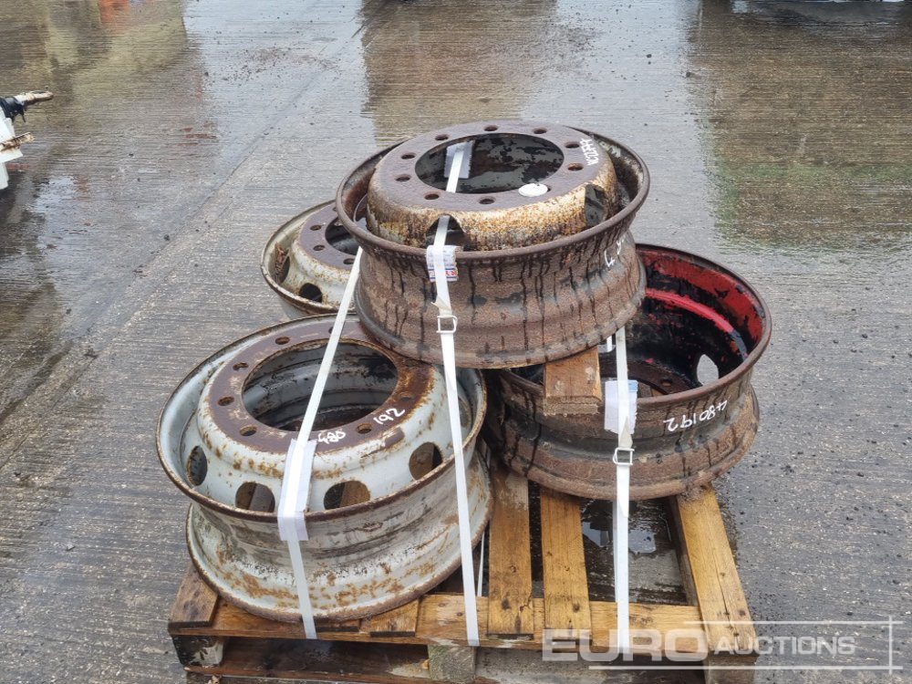 22" Rim (4 of) - Tire: picture 2 22" Rim (4 of) - Tire: picture 2