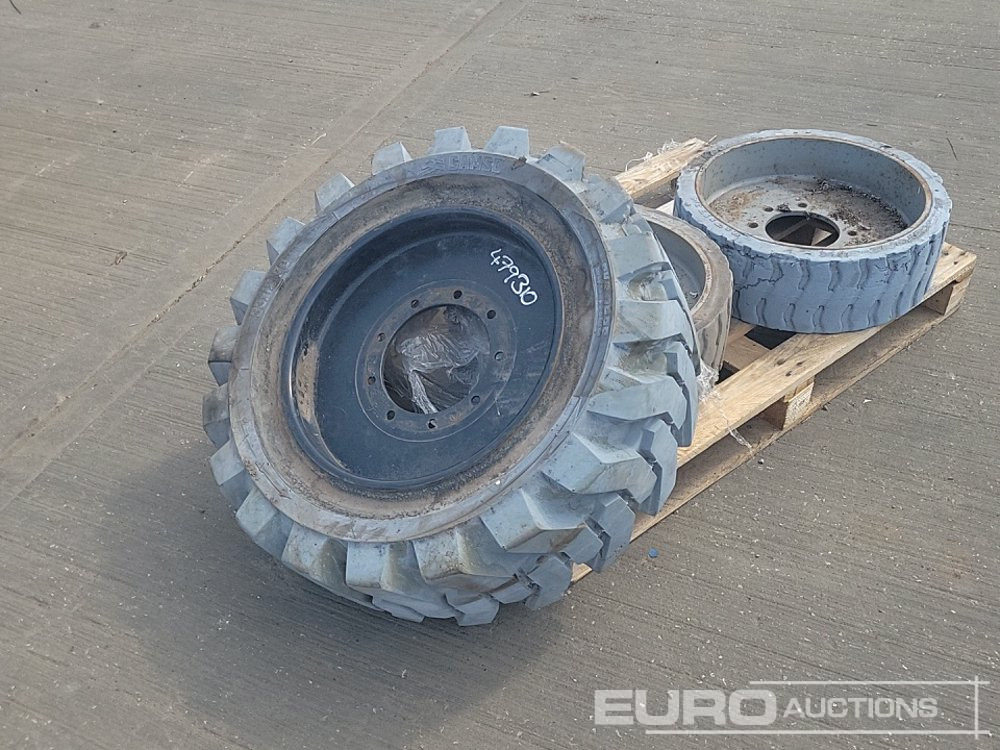 22x7x17 Non marking Tyre & Rim (2 of), 32x12-20 Tyre & Rim - Tire: picture 5 22x7x17 Non marking Tyre & Rim (2 of), 32x12-20 Tyre & Rim - Tire: picture 5