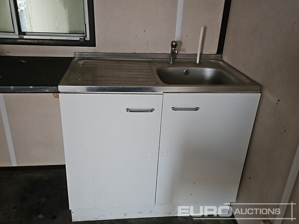 Shipping container 30' x 9' Containerised Office (Cannot Be Reconsigned): picture 17