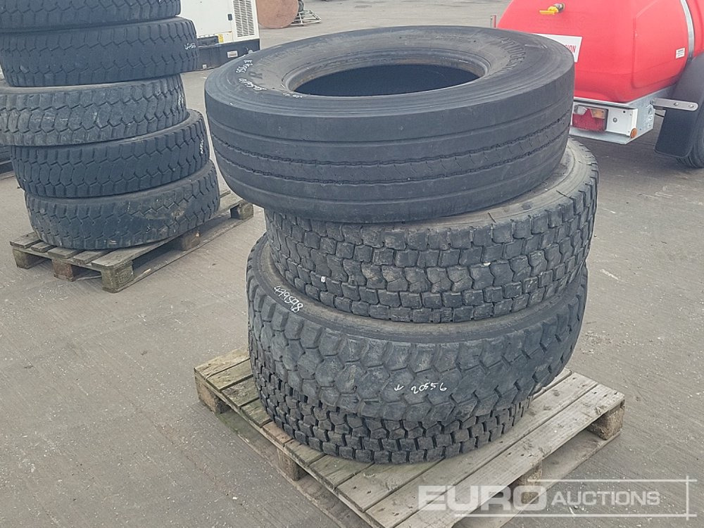 315/80-22.5 Tyre (2 of), 315/70-22.5 Tyre (2 of) - Tire: picture 1 315/80-22.5 Tyre (2 of), 315/70-22.5 Tyre (2 of) - Tire: picture 1