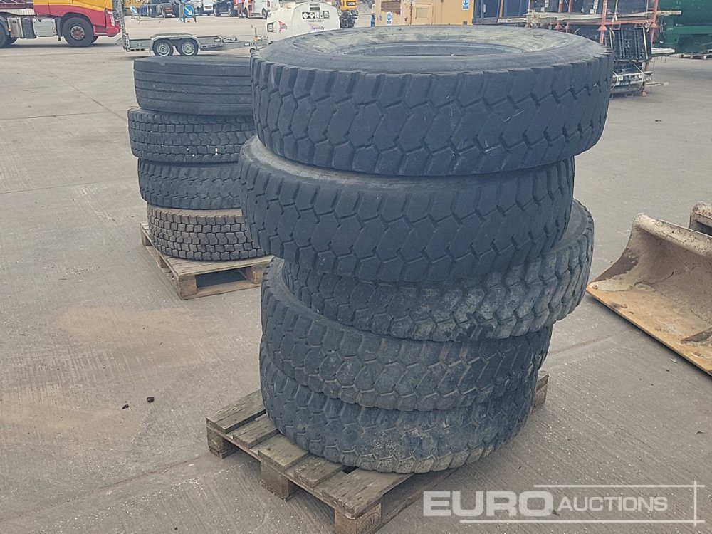 315/80-22.5 Tyre (5 of) - Tire: picture 1 315/80-22.5 Tyre (5 of) - Tire: picture 1