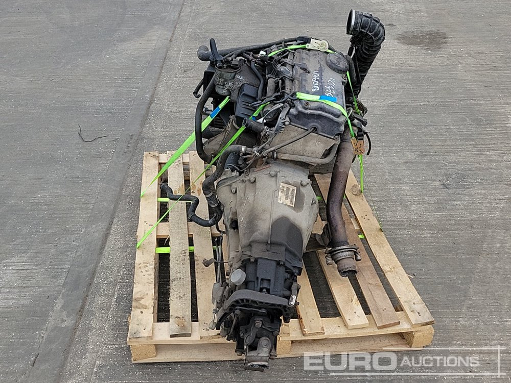 4 Cylinder Engine, Gearbox - Engine: picture 4 4 Cylinder Engine, Gearbox - Engine: picture 4