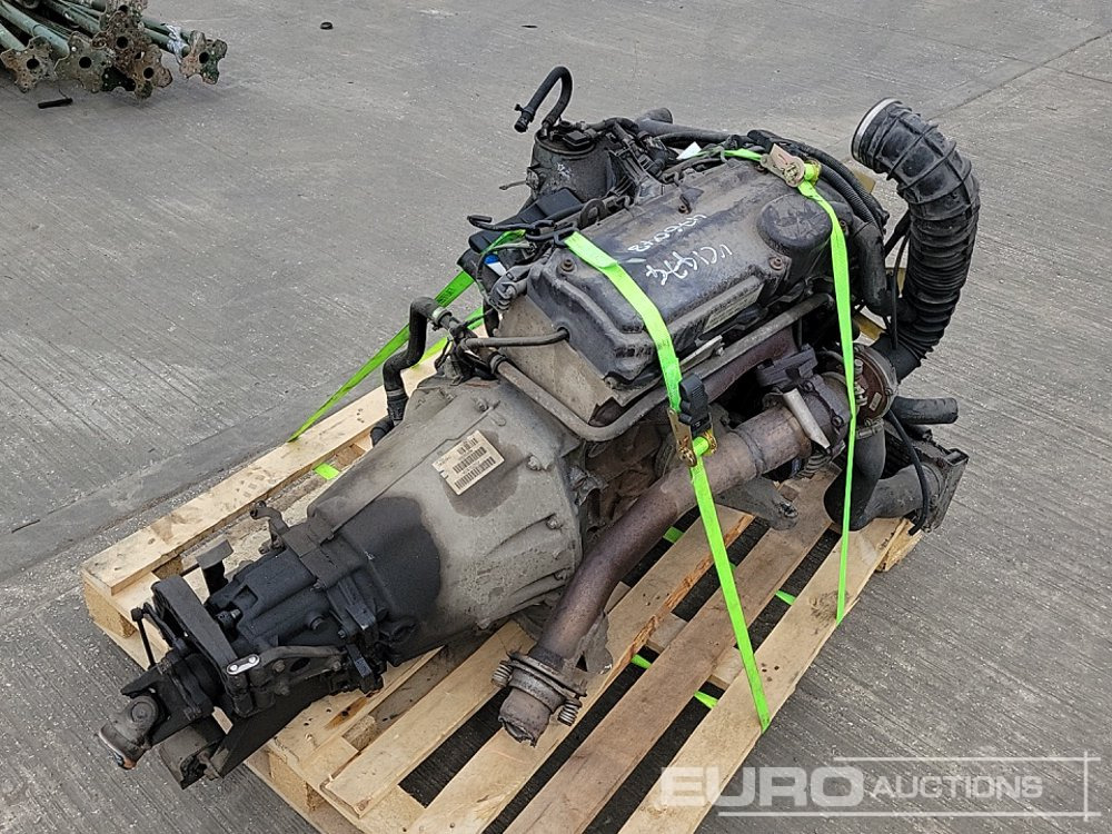 4 Cylinder Engine, Gearbox - Engine: picture 5 4 Cylinder Engine, Gearbox - Engine: picture 5