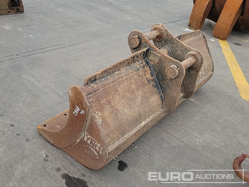 72" Ditching Bucket 65mm Pin to suit 13 Ton Excavator - Bucket: picture 3 72" Ditching Bucket 65mm Pin to suit 13 Ton Excavator - Bucket: picture 3