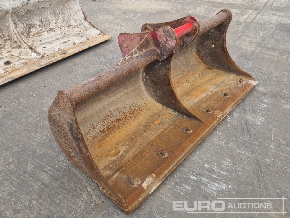 72" Ditching Bucket 65mm Pin to suit 13 Ton Excavator - Bucket: picture 1 72" Ditching Bucket 65mm Pin to suit 13 Ton Excavator - Bucket: picture 1