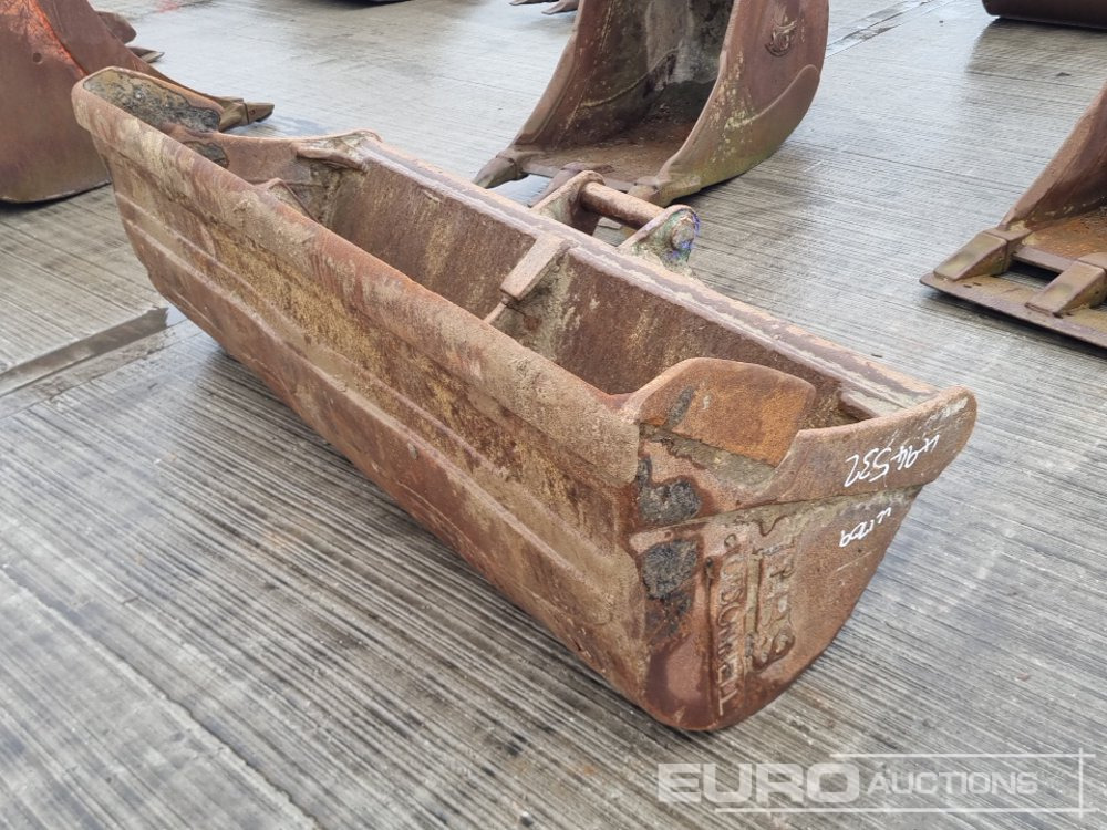 72" Ditching Bucket 65mm Pin to suit 13 Ton Excavator - Bucket: picture 1 72" Ditching Bucket 65mm Pin to suit 13 Ton Excavator - Bucket: picture 1