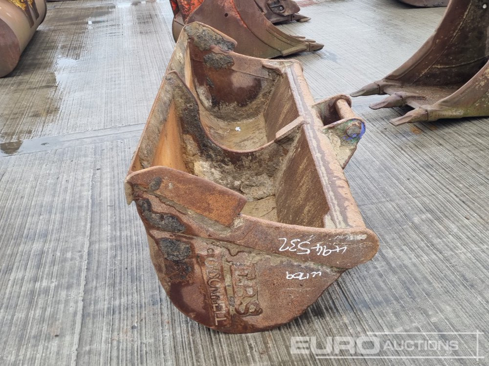 72" Ditching Bucket 65mm Pin to suit 13 Ton Excavator - Bucket: picture 2 72" Ditching Bucket 65mm Pin to suit 13 Ton Excavator - Bucket: picture 2