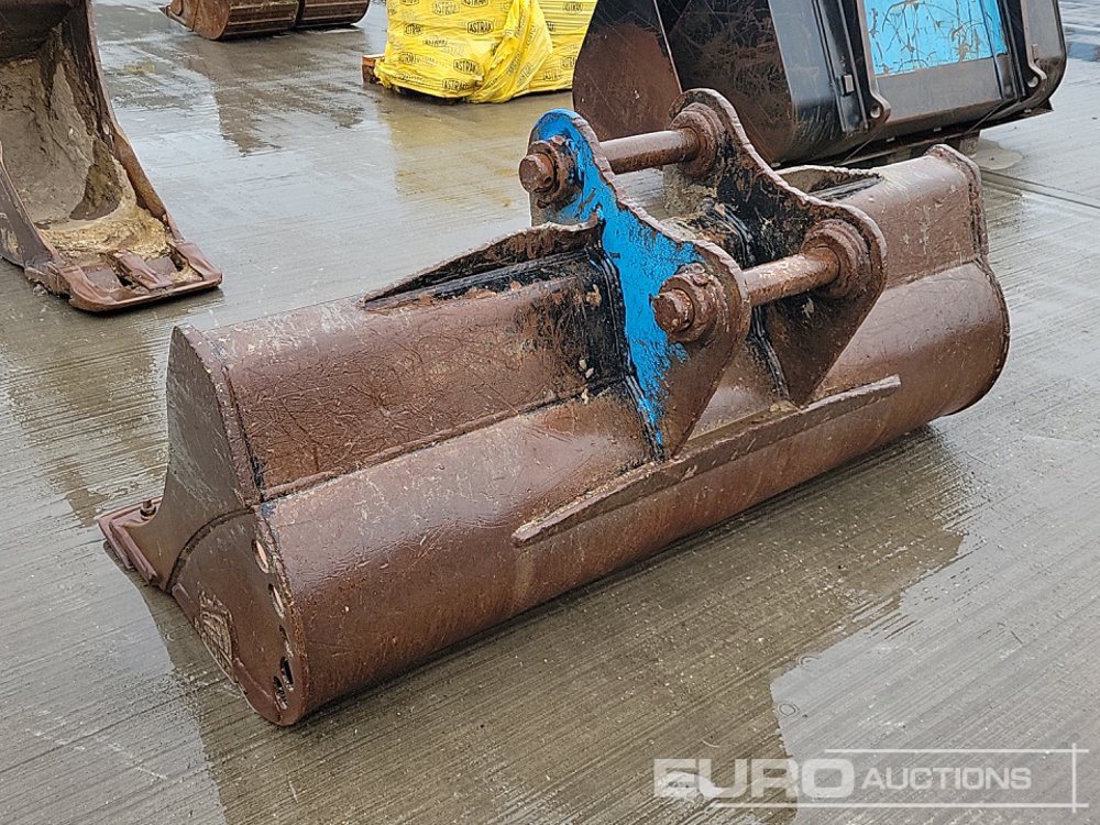 74" Ditching Bucket 65mm Pin to suit 13 Ton Excavator - Bucket: picture 3 74" Ditching Bucket 65mm Pin to suit 13 Ton Excavator - Bucket: picture 3