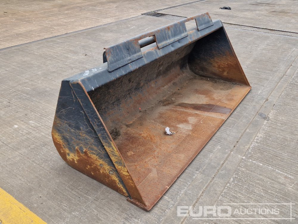 92" Loading Bucket to suit Manitou Telehandler - Bucket: picture 1 92" Loading Bucket to suit Manitou Telehandler - Bucket: picture 1