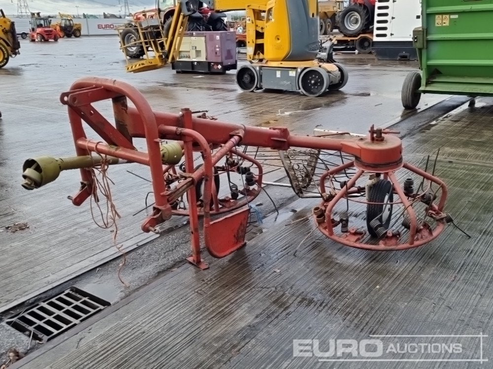 PTO Driven Hay Tedder to suit 3 Point Linkage - Agricultural machinery: picture 1 PTO Driven Hay Tedder to suit 3 Point Linkage - Agricultural machinery: picture 1