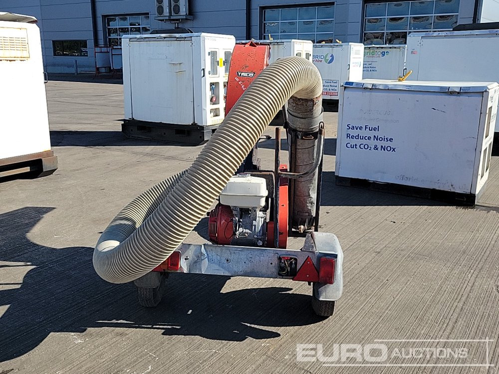 Trilo Petrol Towable Vacuum Loader, Honda Engine - Agricultural machinery: picture 4 Trilo Petrol Towable Vacuum Loader, Honda Engine - Agricultural machinery: picture 4
