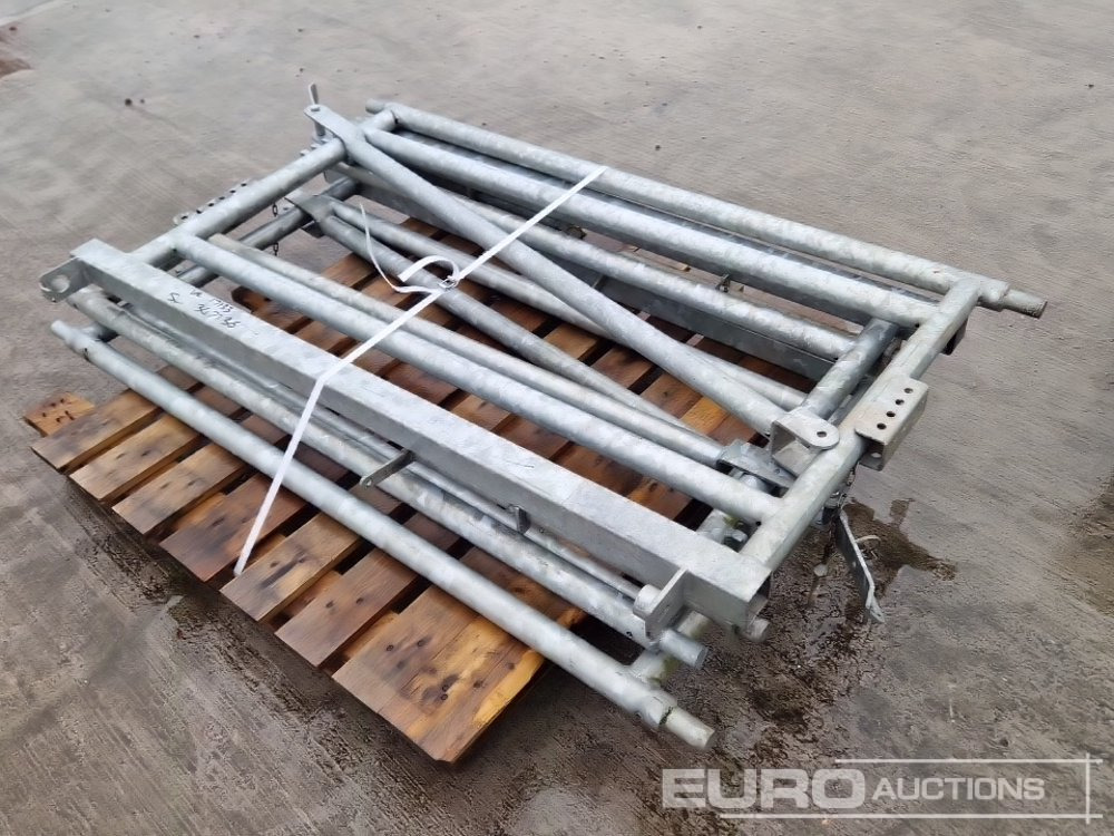 Unused Cattle Head Lock Gates (3 of) - Agricultural machinery: picture 3 Unused Cattle Head Lock Gates (3 of) - Agricultural machinery: picture 3