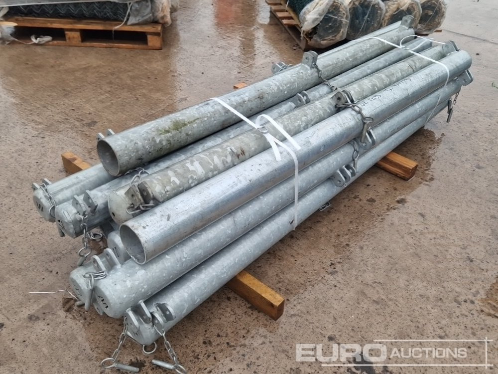 Unused Cattle House Posts With Hangers (15 of) - Agricultural machinery: picture 4 Unused Cattle House Posts With Hangers (15 of) - Agricultural machinery: picture 4