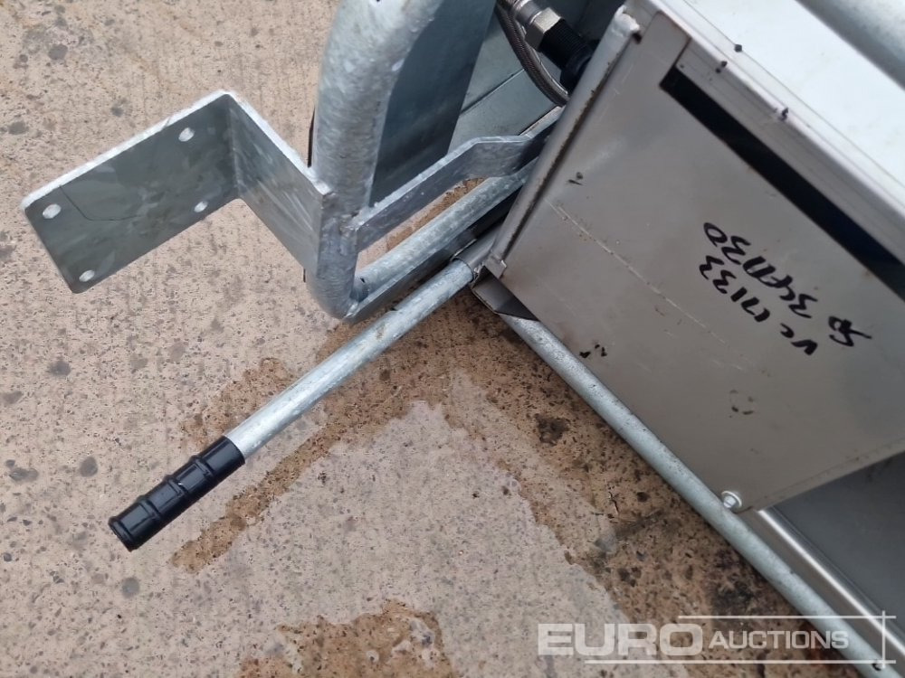 Unused Stainless Steel Tip Over Cattle Drinker - Agricultural machinery: picture 5 Unused Stainless Steel Tip Over Cattle Drinker - Agricultural machinery: picture 5