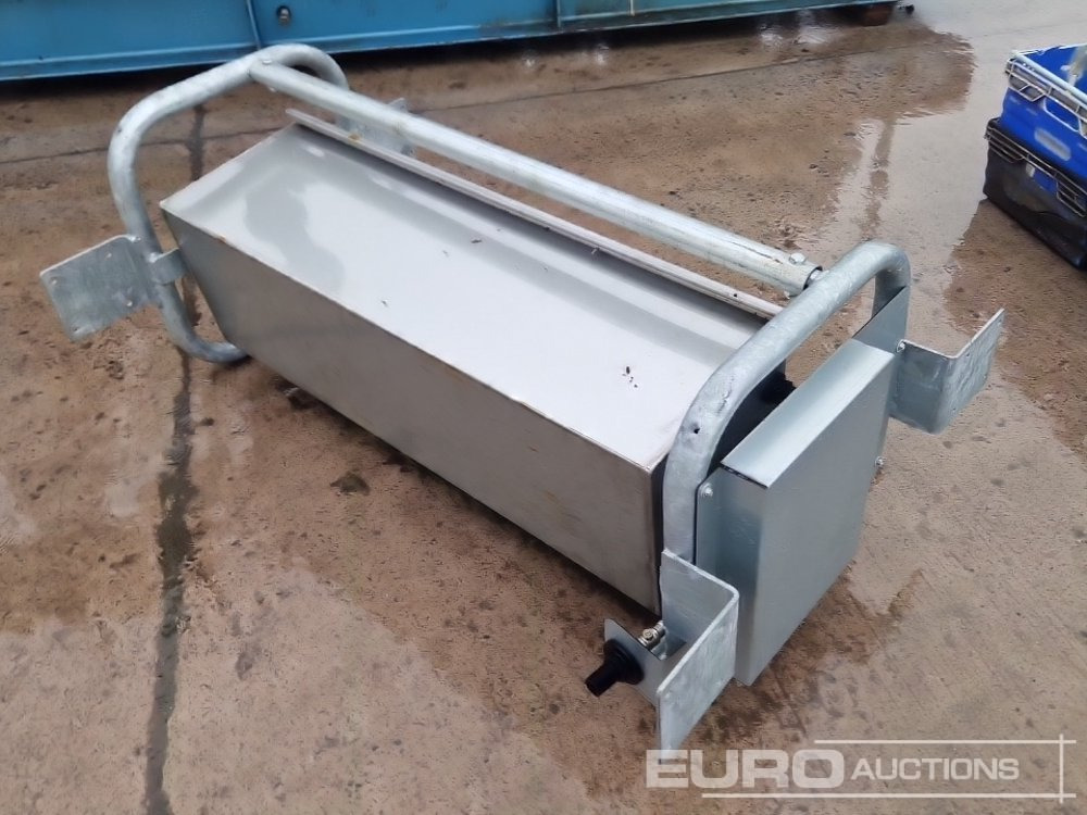 Unused Stainless Steel Tip Over Cattle Drinker - Agricultural machinery: picture 3 Unused Stainless Steel Tip Over Cattle Drinker - Agricultural machinery: picture 3