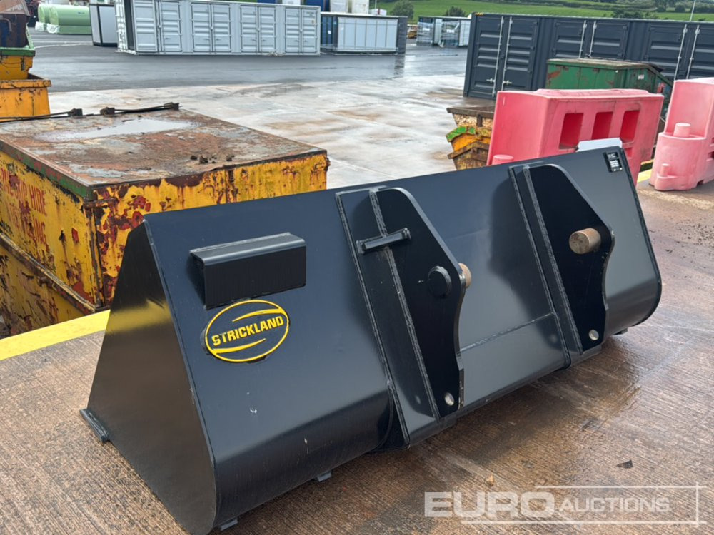 Unused Strickland 90" Loading Bucket to suit Manitou Telehandler - Agricultural machinery: picture 4 Unused Strickland 90" Loading Bucket to suit Manitou Telehandler - Agricultural machinery: picture 4