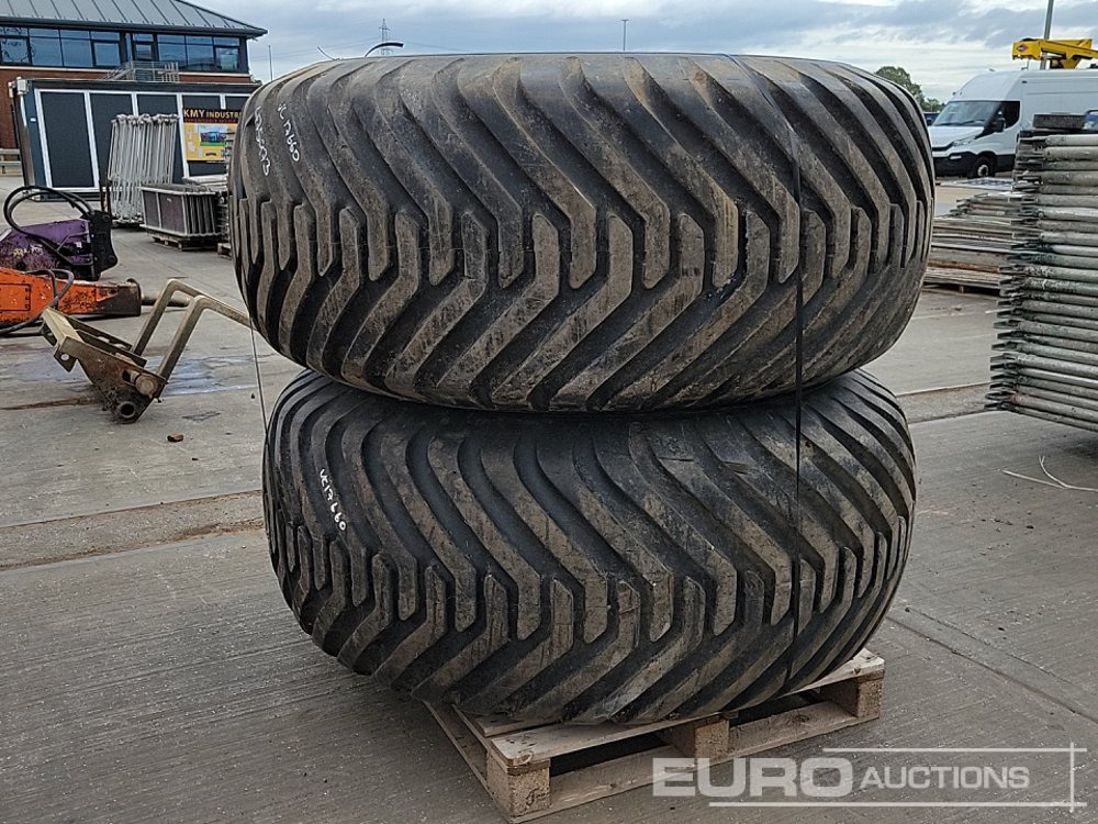 Alliance 650/60-30.5 Tyre & Rim (2 of) - Tire: picture 1 Alliance 650/60-30.5 Tyre & Rim (2 of) - Tire: picture 1
