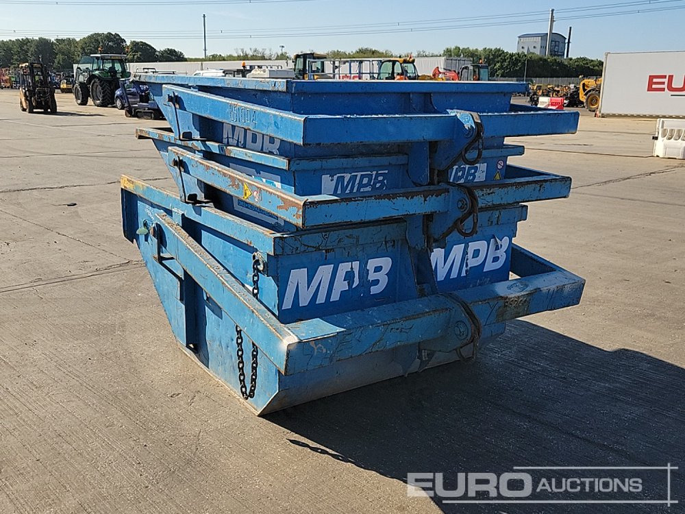 Boat Skip to suit Crane (3 of) - Tipping skip: picture 3 Boat Skip to suit Crane (3 of) - Tipping skip: picture 3