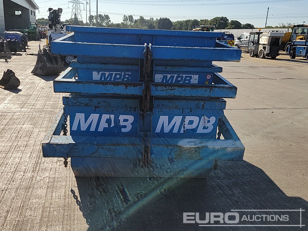 Boat Skip to suit Crane (3 of) - Tipping skip: picture 4 Boat Skip to suit Crane (3 of) - Tipping skip: picture 4