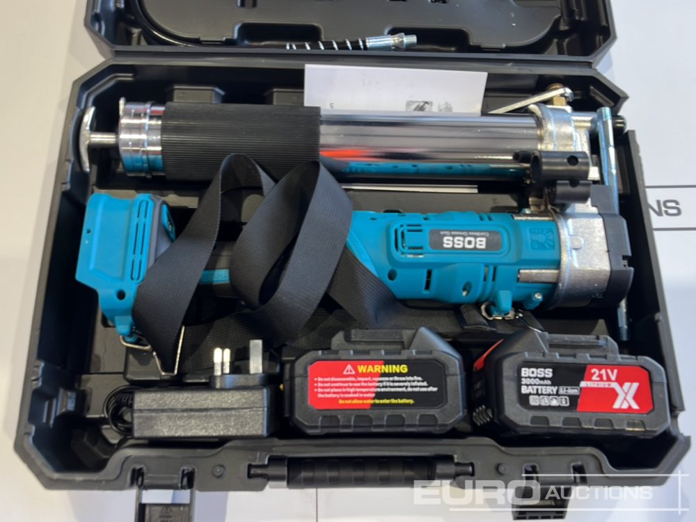 Boss 21 Volt Lithium Battery Cordless Grease Gun, 2 Batteries, Charger, Case, Shoulder Strap, Extension Pieces and Fittings - Construction equipment: picture 5 Boss 21 Volt Lithium Battery Cordless Grease Gun, 2 Batteries, Charger, Case, Shoulder Strap, Extension Pieces and Fittings - Construction equipment: picture 5