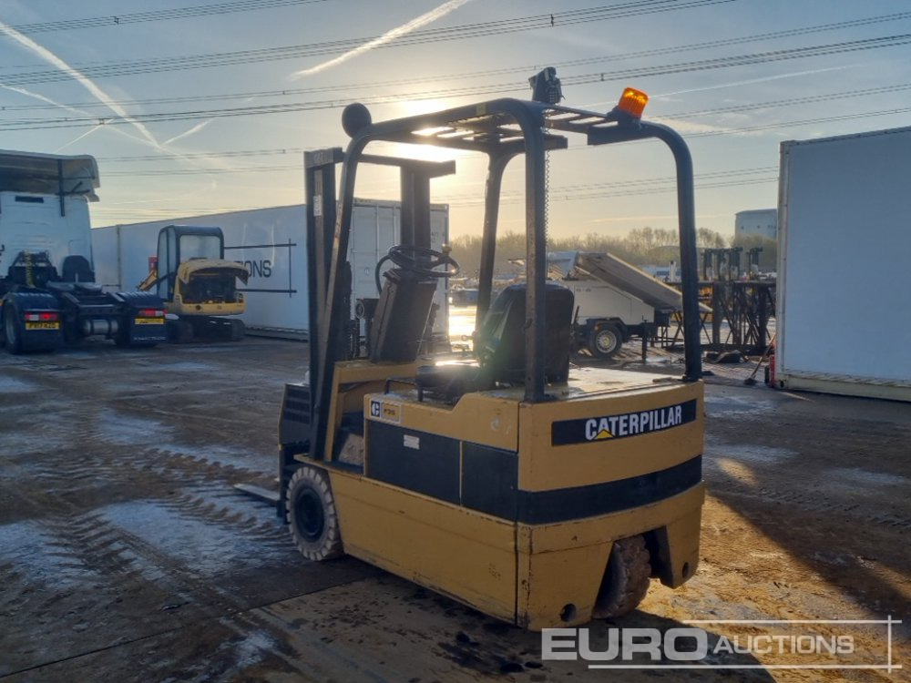 CAT F35 - Forklift: picture 3 CAT F35 - Forklift: picture 3