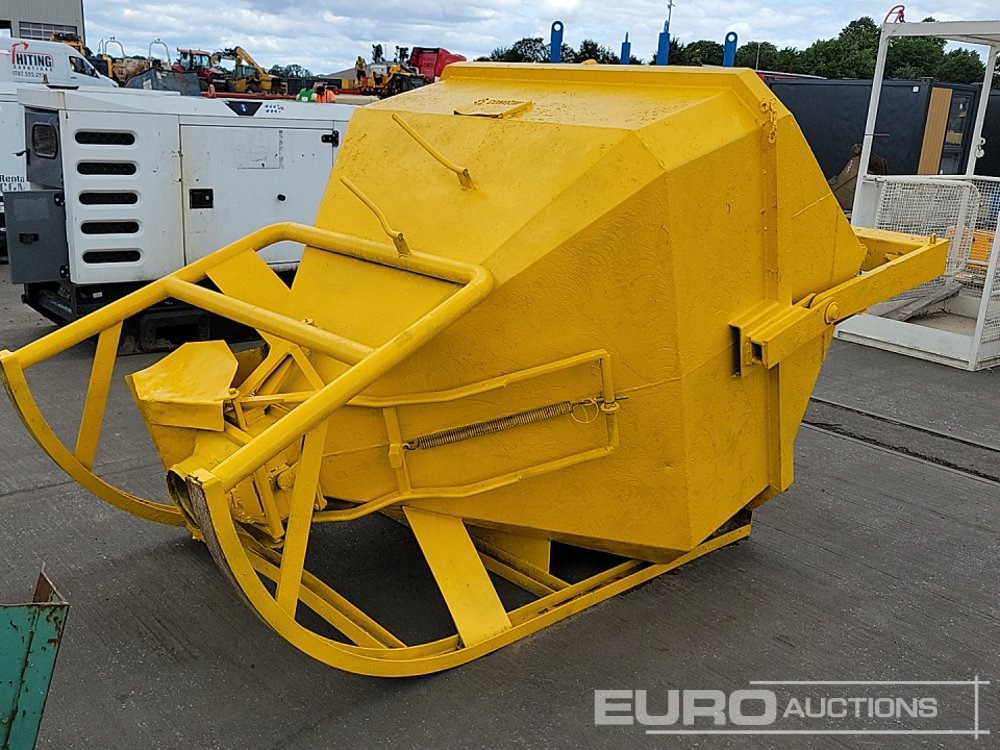 Conquip Concrete Pouring Skip to suit Crane - Tipping skip: picture 5 Conquip Concrete Pouring Skip to suit Crane - Tipping skip: picture 5