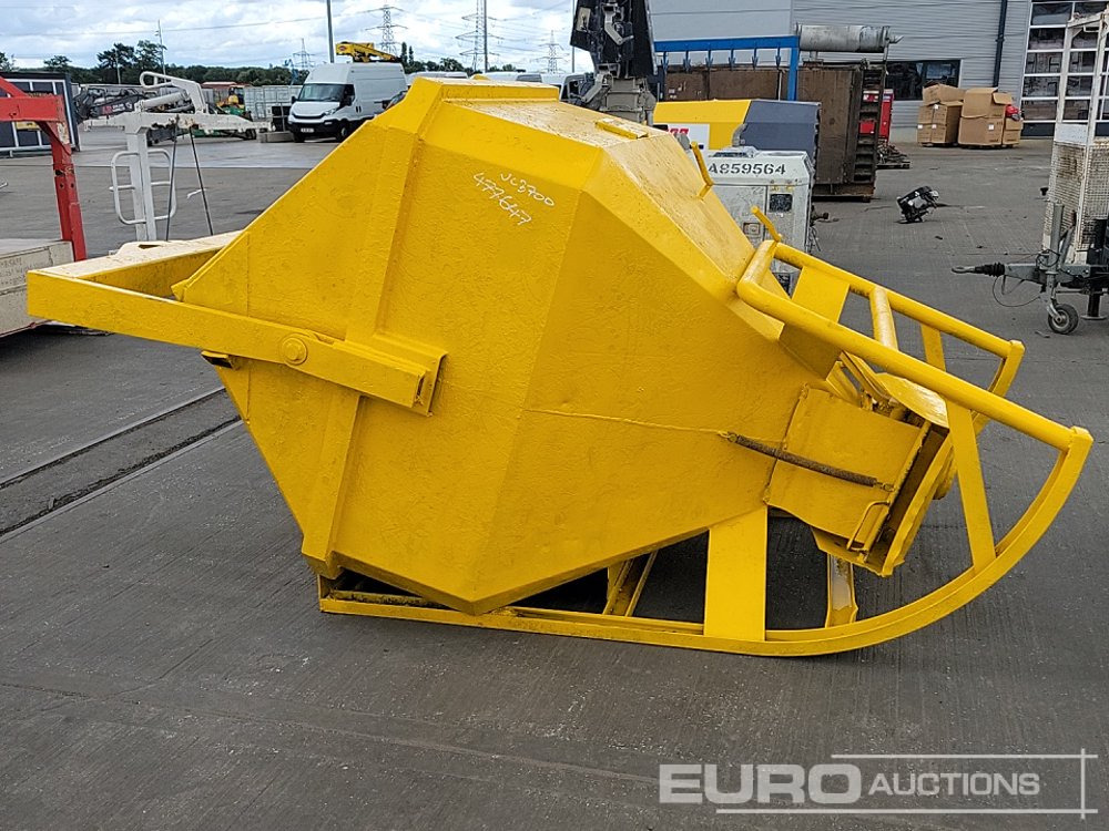 Conquip Concrete Pouring Skip to suit Crane - Tipping skip: picture 2 Conquip Concrete Pouring Skip to suit Crane - Tipping skip: picture 2