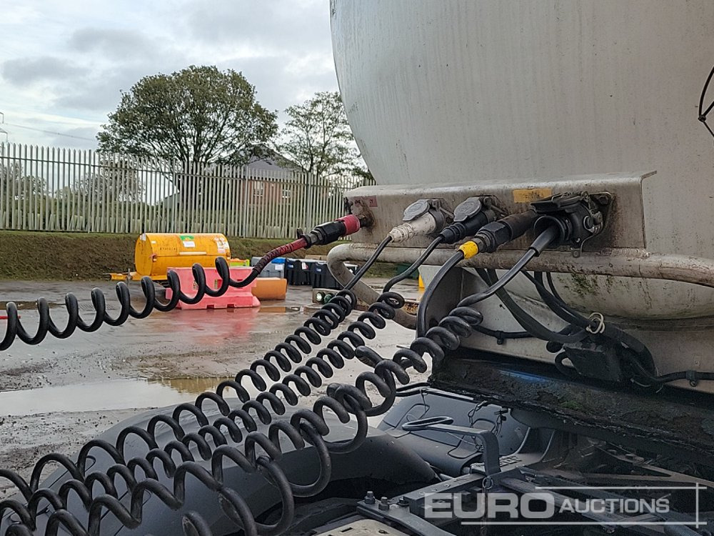 Tanker semi-trailer Crane Freuhauf Tri Axle Tanker Trailer: picture 42