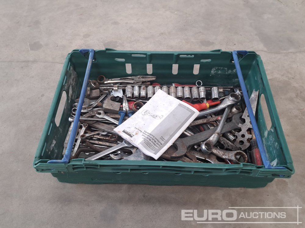 Crate of Misc Tool, Spanner, Screwdrivers etc - Garage equipment: picture 4 Crate of Misc Tool, Spanner, Screwdrivers etc - Garage equipment: picture 4