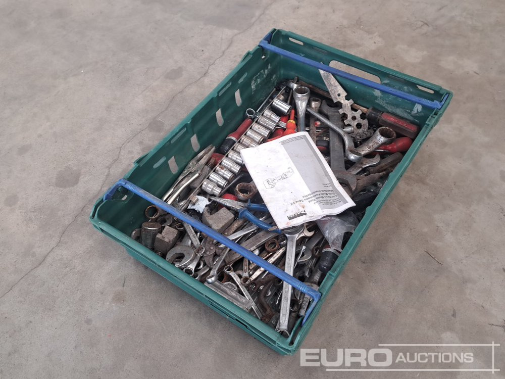 Crate of Misc Tool, Spanner, Screwdrivers etc - Garage equipment: picture 3 Crate of Misc Tool, Spanner, Screwdrivers etc - Garage equipment: picture 3