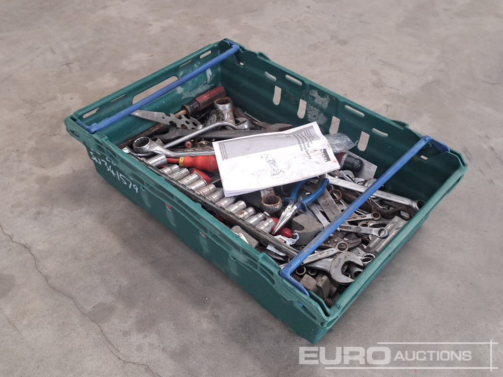 Crate of Misc Tool, Spanner, Screwdrivers etc - Garage equipment: picture 1 Crate of Misc Tool, Spanner, Screwdrivers etc - Garage equipment: picture 1