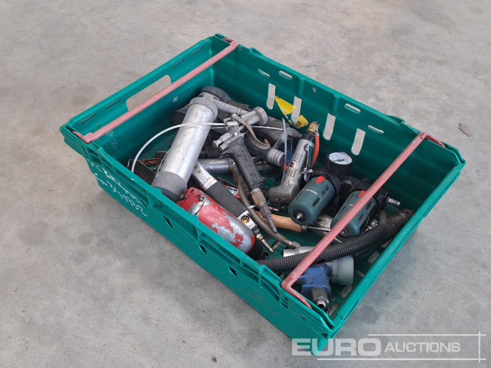 Crate of Miscellaneous Tools - Garage equipment: picture 1 Crate of Miscellaneous Tools - Garage equipment: picture 1