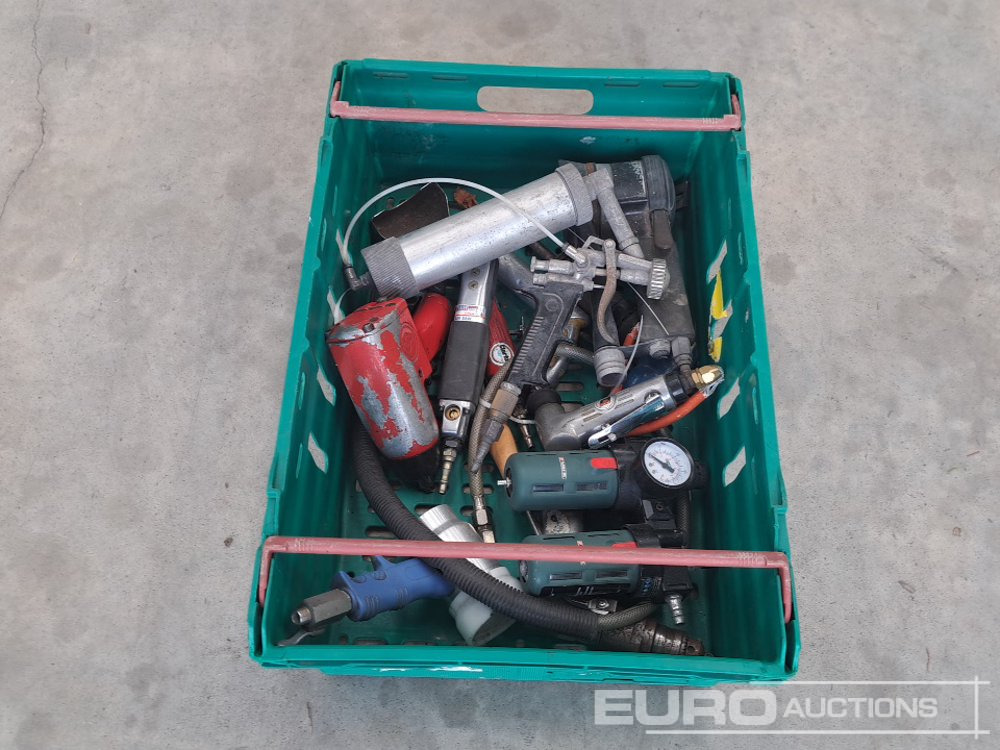 Crate of Miscellaneous Tools - Garage equipment: picture 2 Crate of Miscellaneous Tools - Garage equipment: picture 2