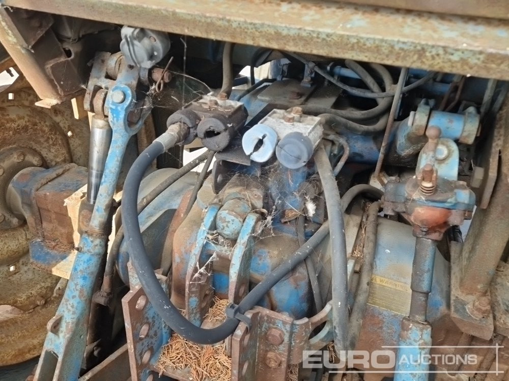 Farm tractor Ford 7700: picture 23