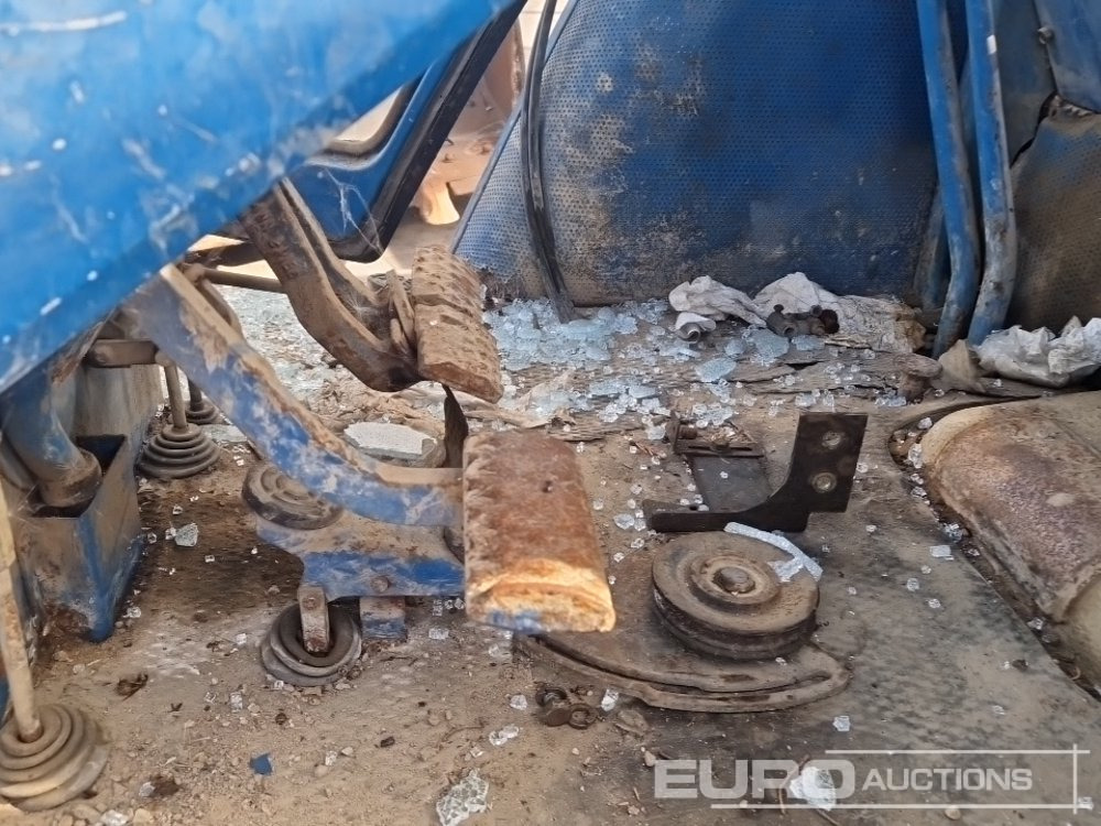 Farm tractor Ford 7700: picture 26