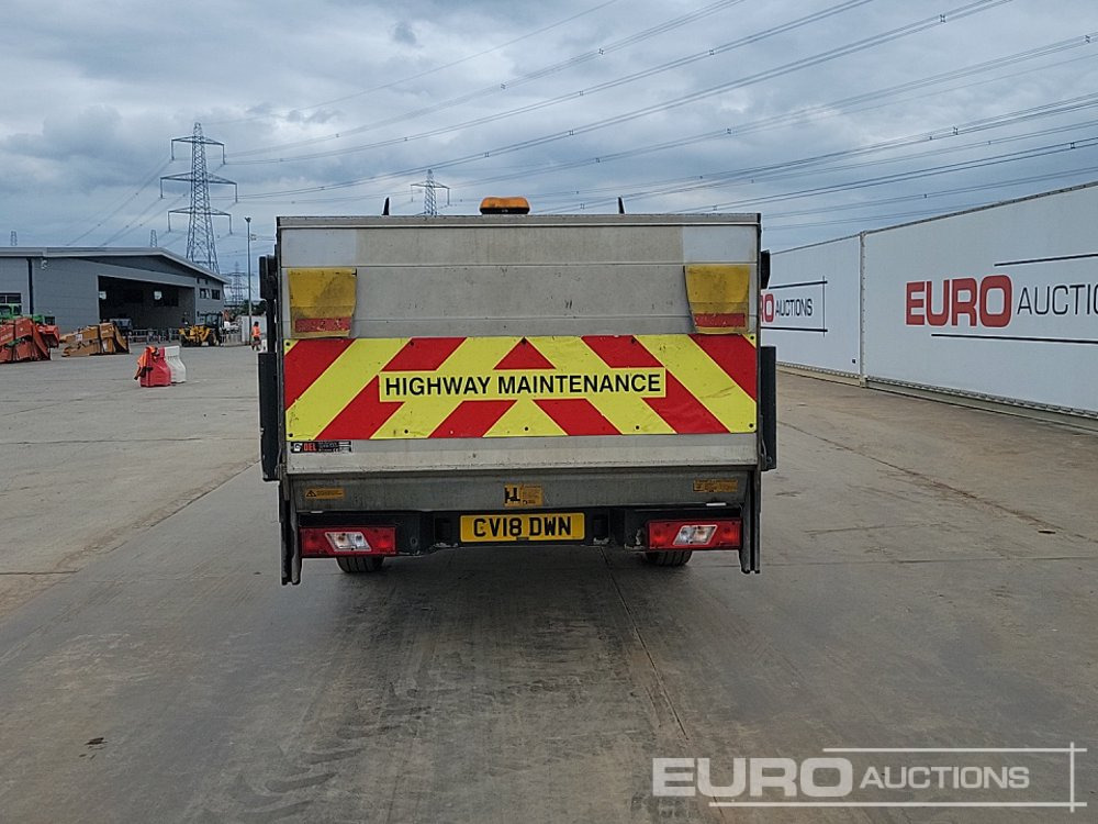 Ford Transit 350 - Open body delivery van: picture 4 Ford Transit 350 - Open body delivery van: picture 4