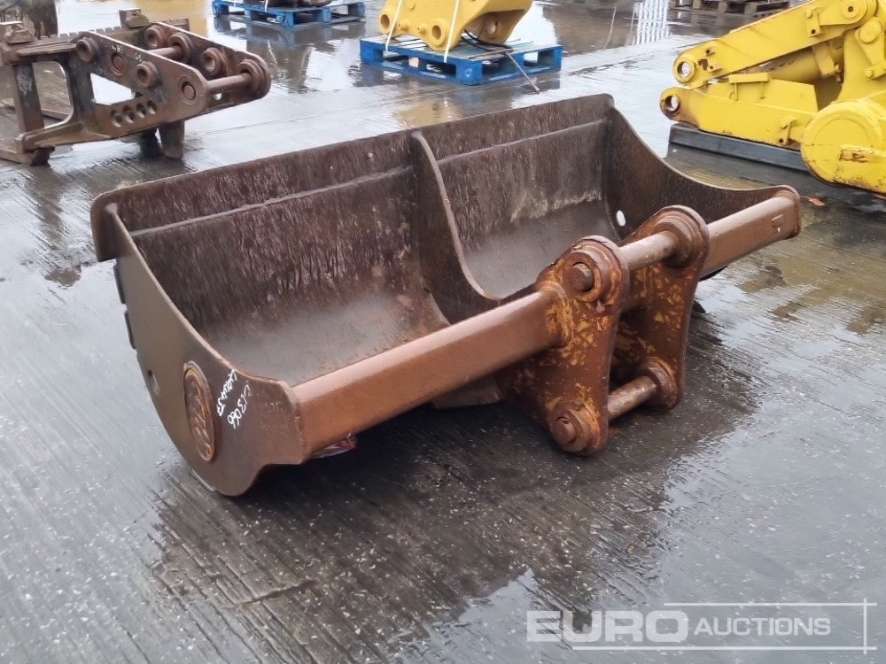 Geith 74" Ditching Bucket 65mm Pin to suit 13 Ton Excavator - Bucket: picture 3 Geith 74" Ditching Bucket 65mm Pin to suit 13 Ton Excavator - Bucket: picture 3