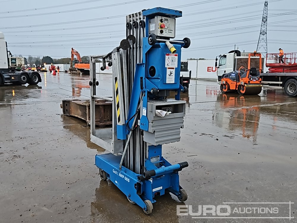 Genie AWP-30S - Vertical mast lift: picture 3 Genie AWP-30S - Vertical mast lift: picture 3