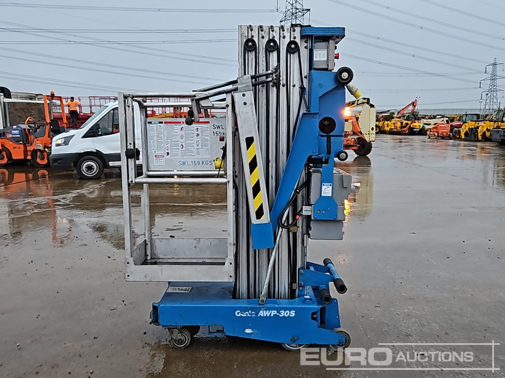 Genie AWP-30S - Vertical mast lift: picture 2 Genie AWP-30S - Vertical mast lift: picture 2