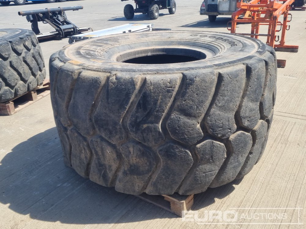 Goodride 875/65R29 Tyre (1 of), Solideal 29.5R25 Tyre (1 of) - Tire: picture 3 Goodride 875/65R29 Tyre (1 of), Solideal 29.5R25 Tyre (1 of) - Tire: picture 3