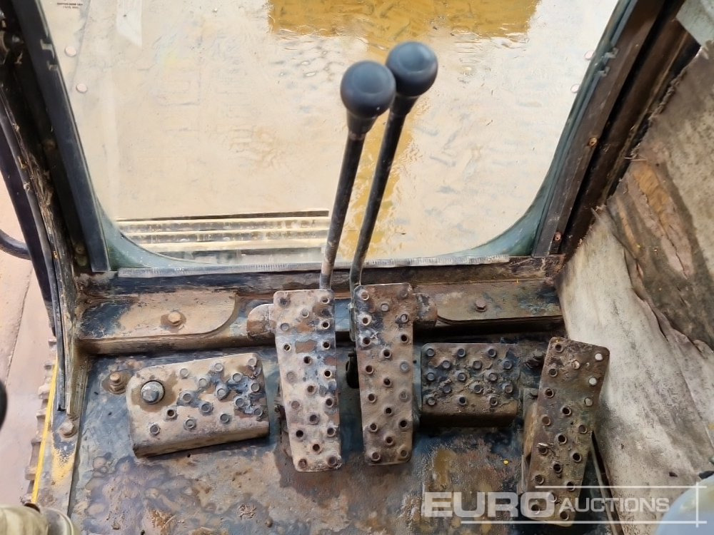 Crawler excavator JCB JS130: picture 47