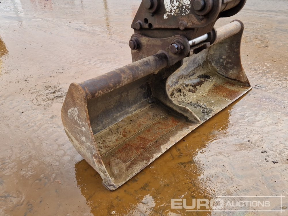 Crawler excavator JCB JS130: picture 44