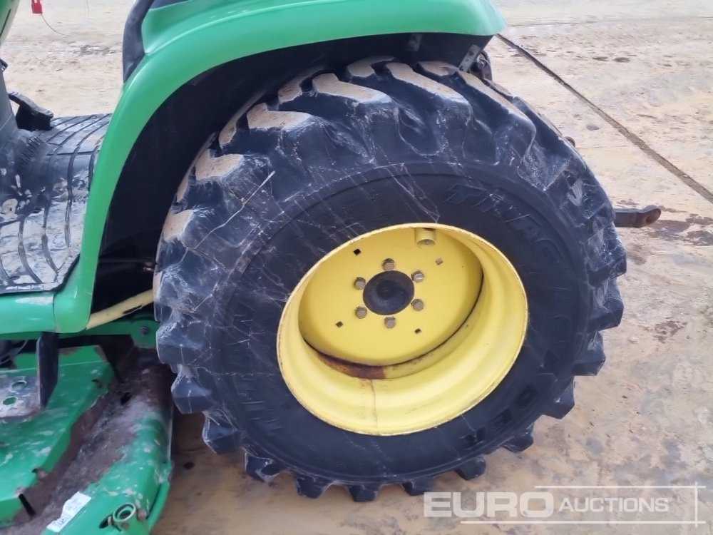 Compact tractor John Deere 4300: picture 9 Compact tractor John Deere 4300: picture 9