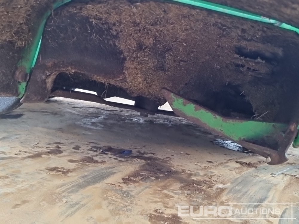 Compact tractor John Deere 4300: picture 21 Compact tractor John Deere 4300: picture 21