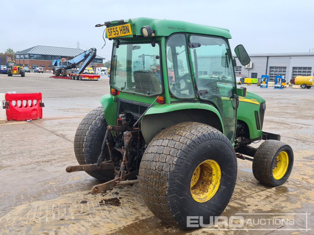 John Deere 4520 - Compact tractor: picture 5 John Deere 4520 - Compact tractor: picture 5