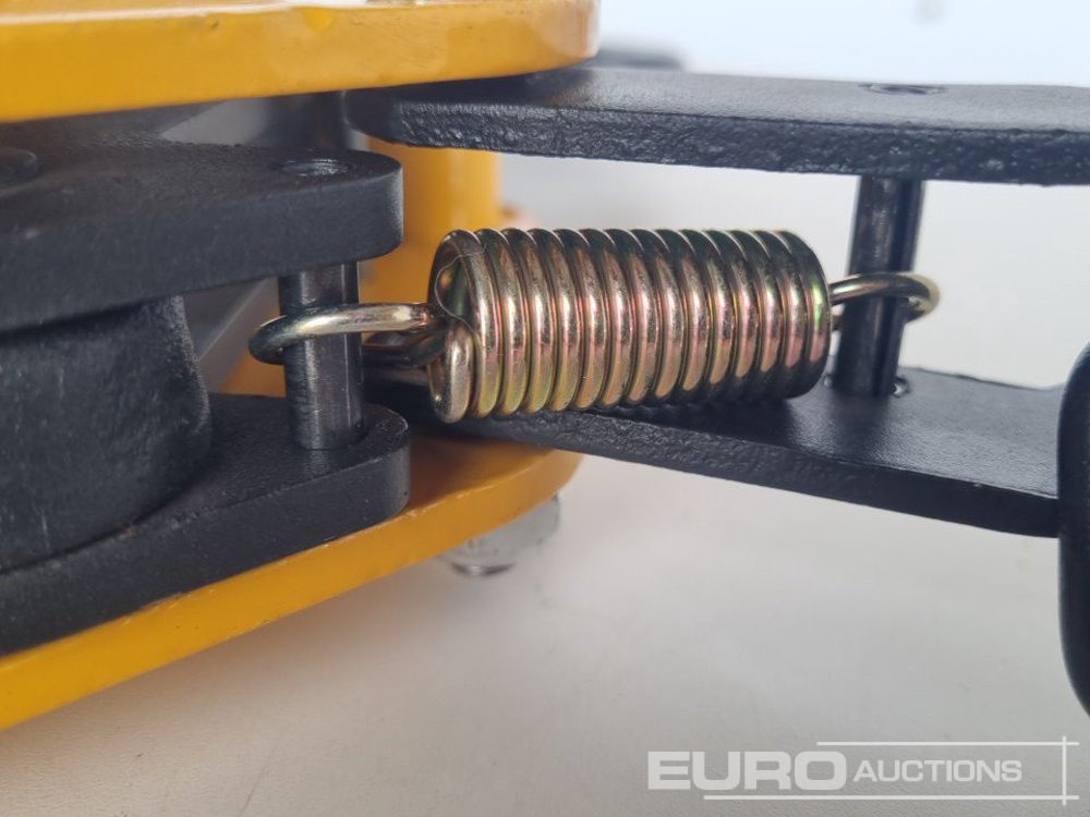 Material handling equipment Unused 1 Ton CDH Vertical Plate Lifting Clamp: picture 11